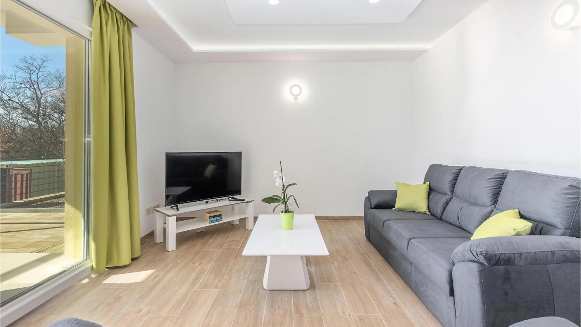 Stunning Apartment In Kostrena With Kitchen Zurkovo Croácia